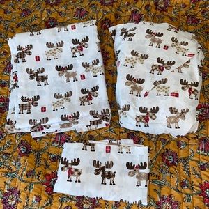 NWOT ashley cooper classics reindeer sheet set